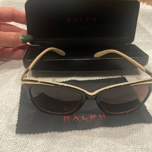 Say Hello to these beauties 🕶️